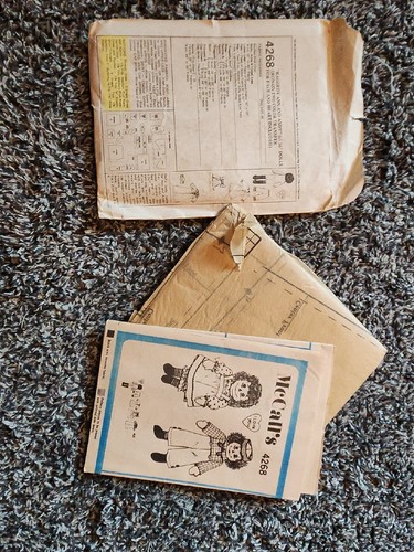 McCall's Sewing Pattern RAGGEDY ANN & ANDY #4268 Uncut Face Transfer Missing - Picture 2 of 4