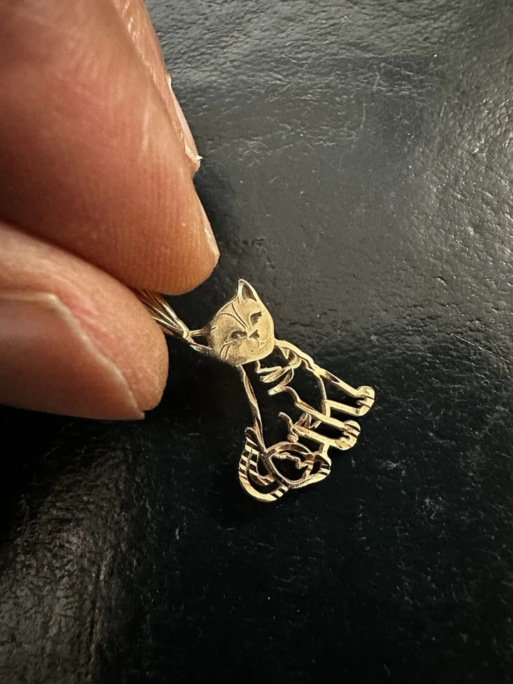 Colgante vintage de oro amarillo de 14 quilates con dije de gato sentado - doble cara - 1,18 g, 2,6 cm Foto 4 de 4