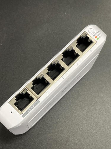 Commutateur Gigabit Ubiquiti Compact 5 ports - Photo 2/7