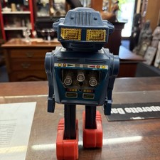 Vintage 1970’s Battery Operated ILLCO Mighty Action Robot Smoking Untested