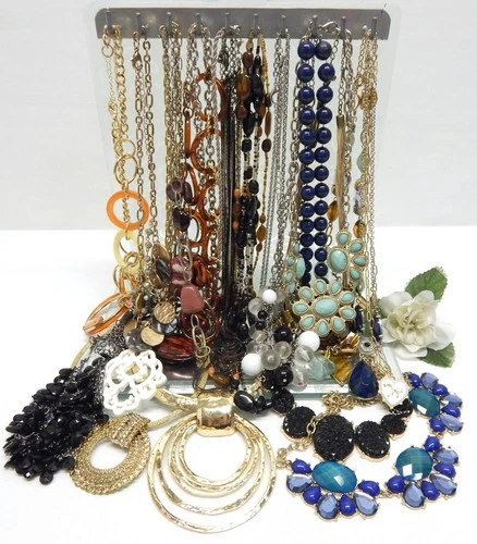VINTAGE TO NOW COSTUME/ CRAFT JEWELRY NECKLACE LOT,  MIXED MATERIALS