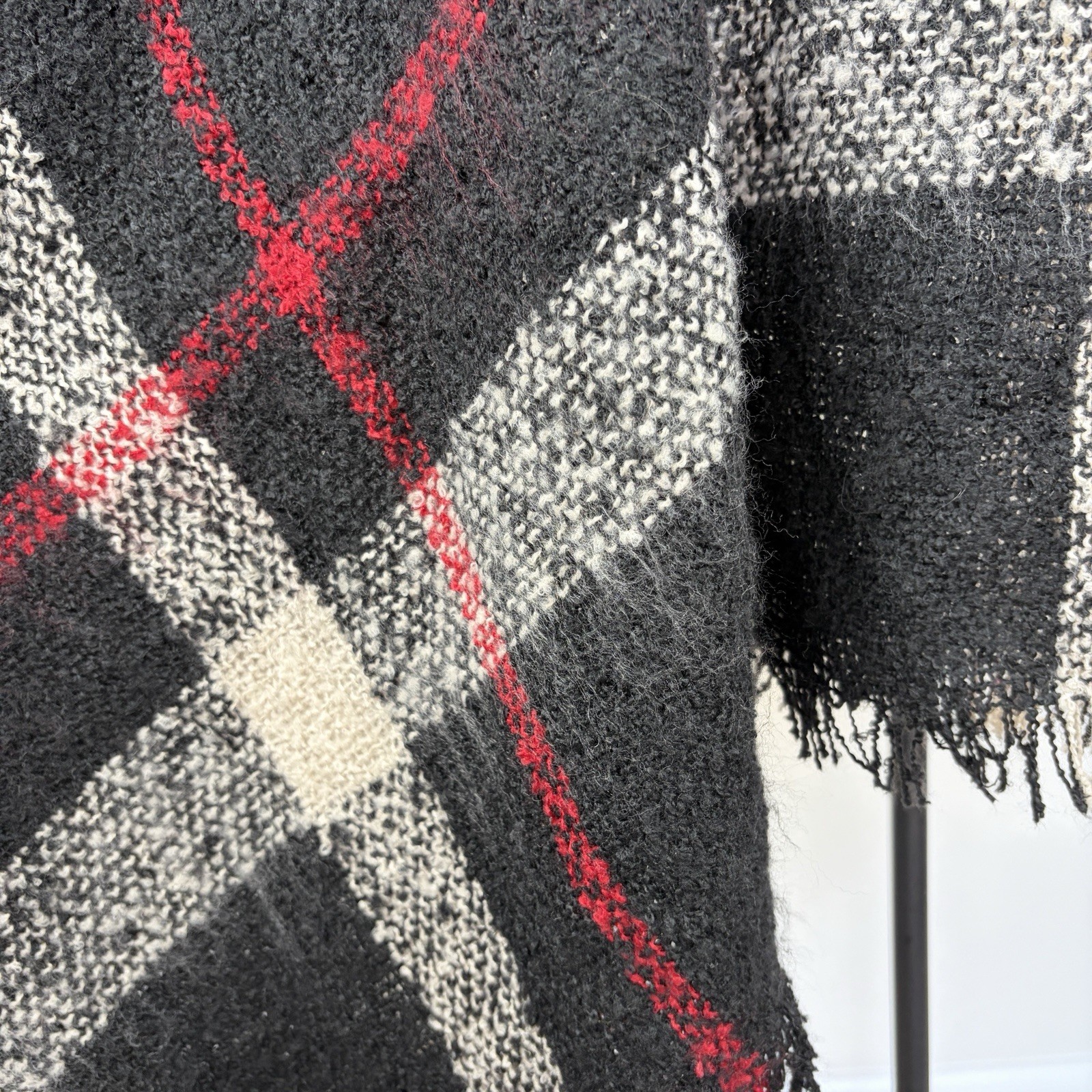 BNWT Cotton Traders Glencoe Roll Neck Poncho Black Cream Red Plaid One Size image 6