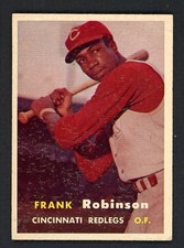 1957 TOPPS # 35 FRANK ROBINSON REDS MID GRADE WELL CENTERED 538536 (KYCARDS)