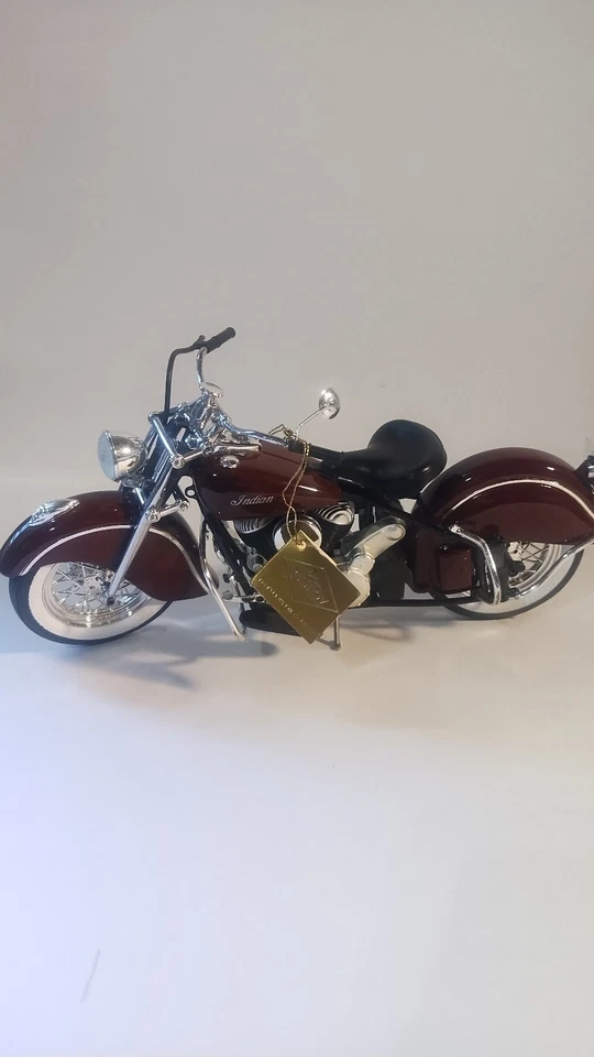 Guiloy 1948 Indian Chief 1/10 Scale Diecast Model Bike Collection.NIB - Image 2 of 4
