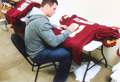 Ryan Kerrigan Signed Washington Redskins Jersey (JSA COA) 4×NFL Pro Bowl D.E. - Picture 6 of 7