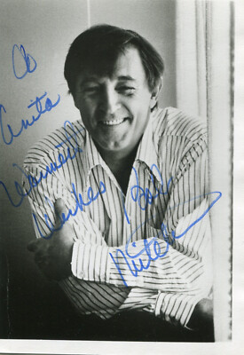 Robert ( Bob ) Mitchum  - Foto / mit original Signatur / ca. 13 cm x 18 cm.