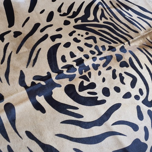 Tiger Javali on Caramel Cowhide Rug - Picture 2 of 3