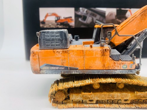Develon DX380HD Excavator Muddy Version 1/50 Scale Die-Cast Model New in Box - Picture 5 of 10