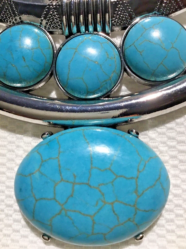 Juego de collar y pendientes de piedra sintética tono turquesa craquelado y plata Foto 2 de 4