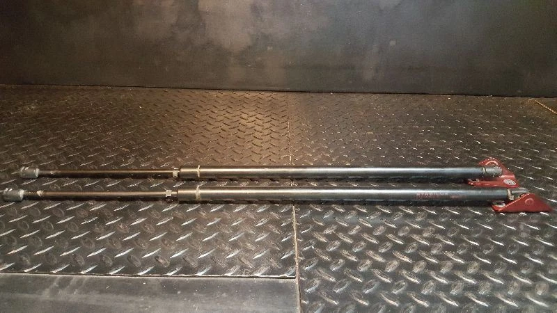 Brazos/amortiguadores/puntales izquierda/derecha Chevrolet Venture 97-05 Foto 2 de 4