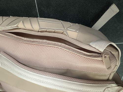 Mochila Adidas 3 Rayas Diseño 3D Rosa Correas Traseras y Asas de Agarre Cierre de Cremallera - Imagen 18 de 18
