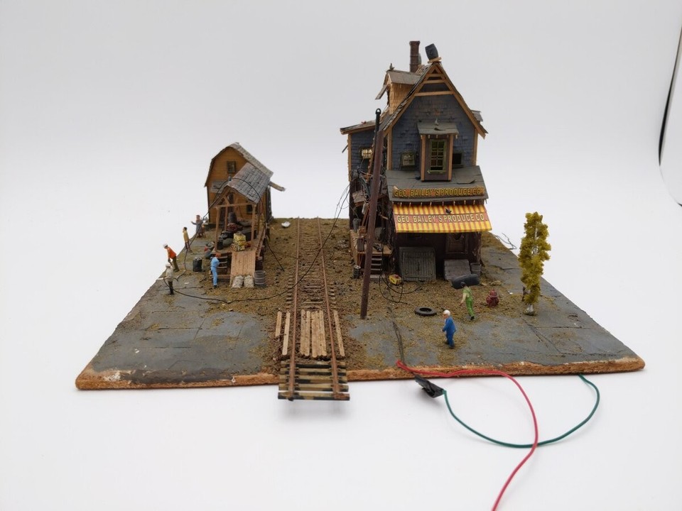 Fine Scale Miniatures 2 HO Bailey's Produce Co. Laser-Cut Building ...