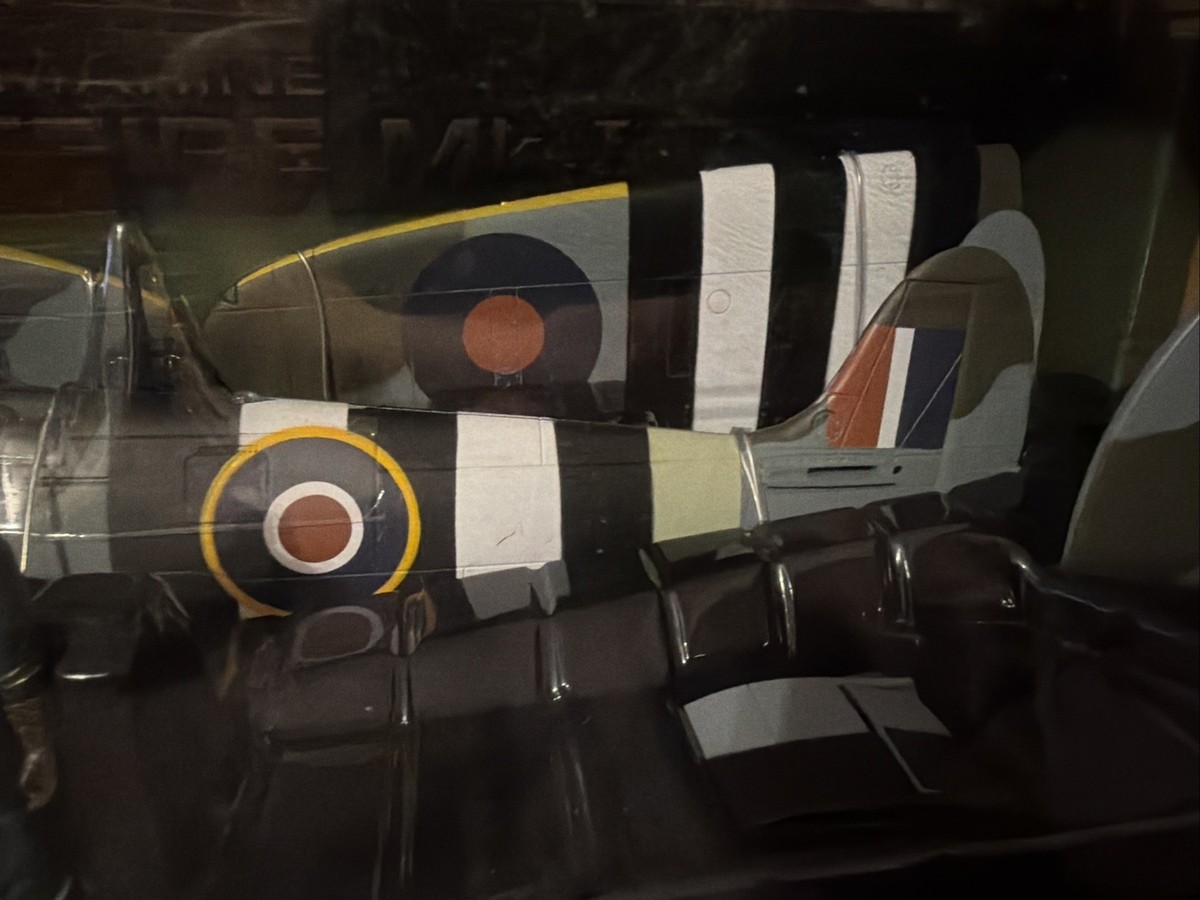 21st Century Toys 1:18 Supermarine Spitfire MK.1 Airplane