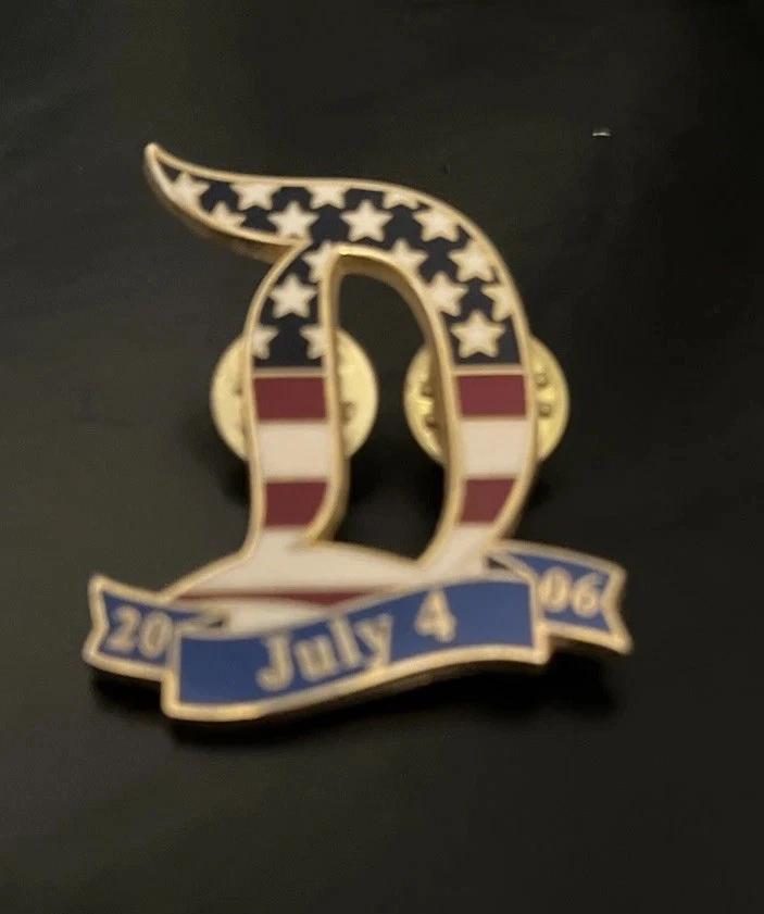 Disneyland Resort Fourth of July Pin 2006 Cast Exclusive