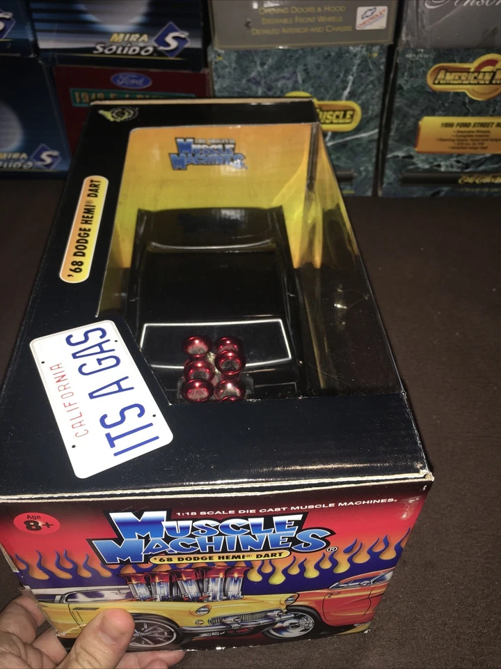 Muscle Machine 1/18 1968 Dodge Hemi Dart in Black w/ Chrome Gasser - Image 4 of 4