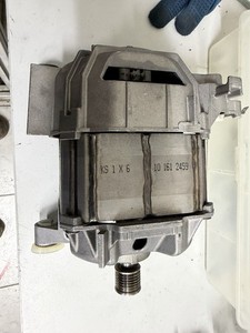 Waschmaschinenmotor Bosch / Siemens 151.60037.03 Neue Bürsten / Kohlen