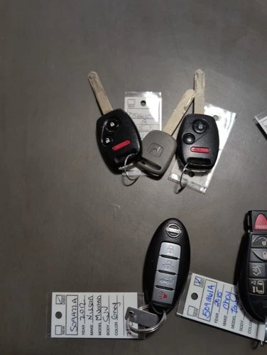 LOT 12 Used Key Fobs, Chrysler Jeep Kia Gmc Nissan Chevy image 4