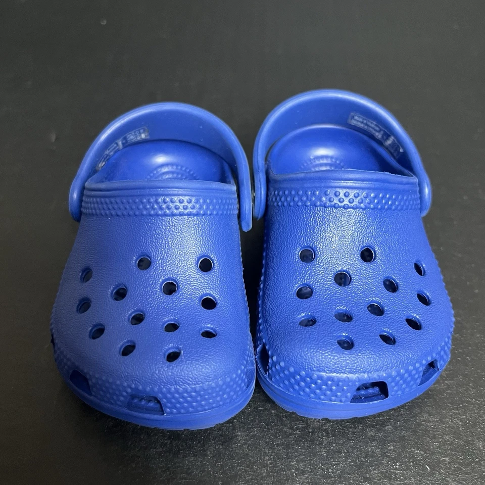 Crocs классический размер 2 Baby Shoes синий скольжения на комфорт сандалии - Изображение 2 из 4
