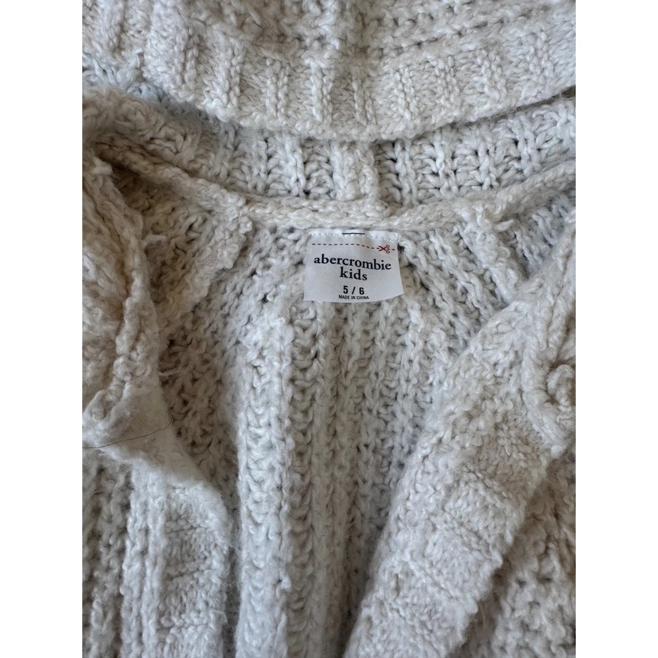Suéter cárdigan con capucha tejido con cable crema Abercrombie niños niñas 5/6 Foto 4 de 4