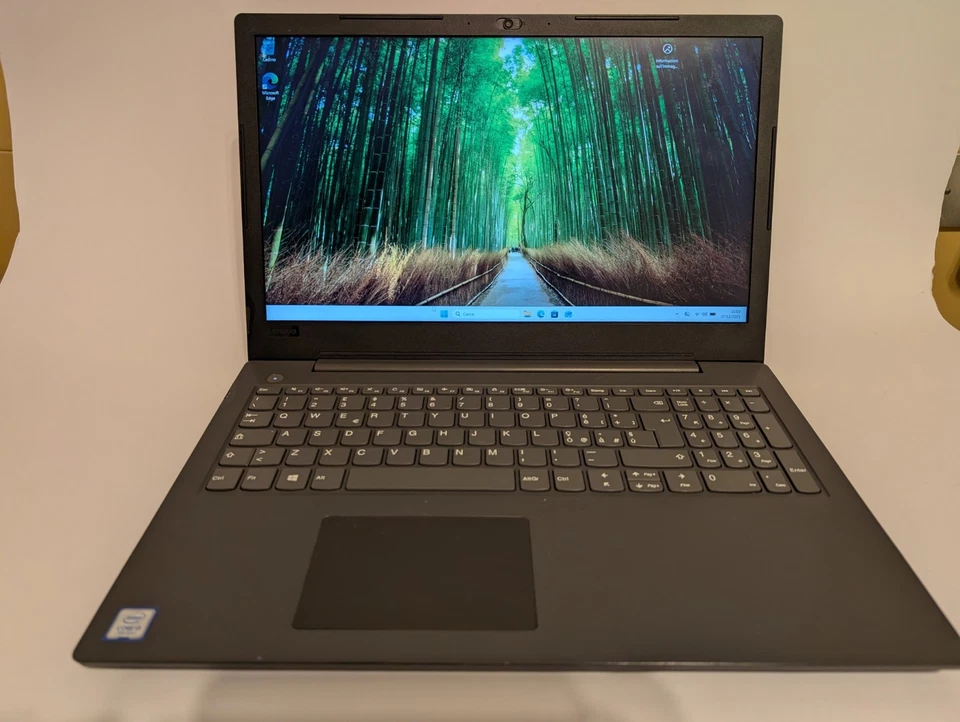 NOTEBOOK LENOVO V130-15IKB CPU INTEL I3 7020U RAM 8GB NVMe 256GB HDMI Win 11 Pro - Immagine 2 di 4