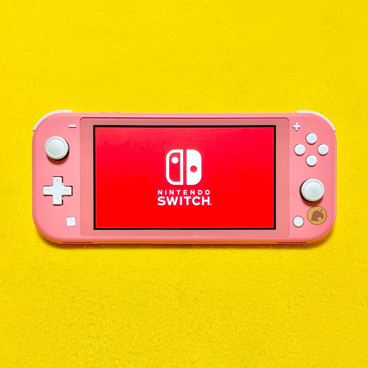 Nintendo Switch Lite Animal Crossing Isabelle's Aloha Edition