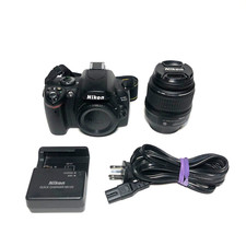 Nikon D40 Digital SLR With 18-55mm Lens Battery Charger Works