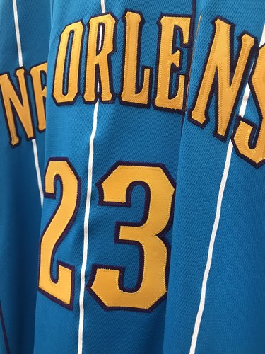 Camiseta deportiva auténtica de los Anthony Davis de los New Orleans Hornets (NUEVA CON ETIQUETAS) sin etiquetas - Imagen 4 de 9