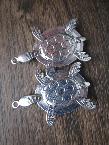 2 Sea Turtles Pendants Lot - Jewelry Making Supplies - Bahama Blue - Picture 3 of 3