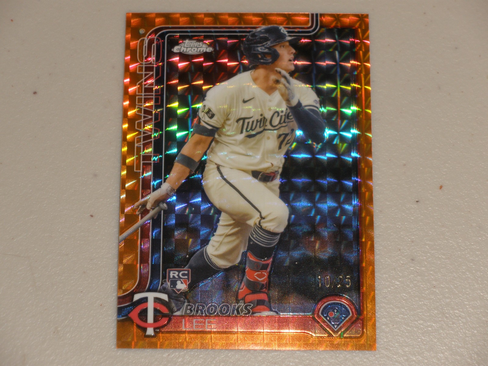 2025 Topps Chrome Orange Geometric Refractor #234 Brooks Lee 10/25