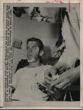 1963 Press Photo Nurse Kay Van Kirk checks Randy Gardner at San Diego hospital