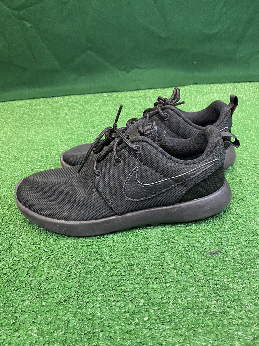 black nike roshe kids