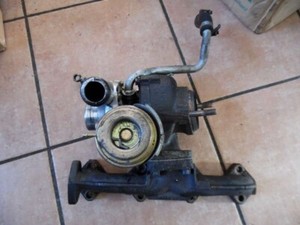 BMW E46 320d Turbolader mit Abgaskrümmer Krümmer 2247043E