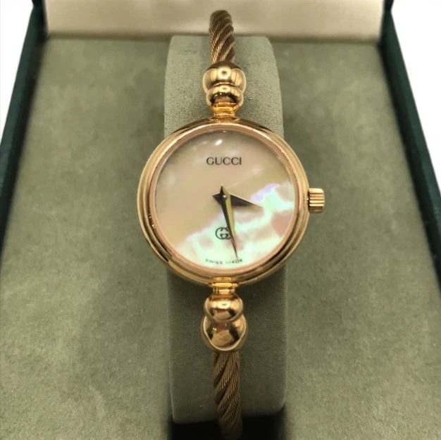 *Presque comme neuve+ avec boîte* Montre femme vintage GUCCI 2700,2,2,L cadran nacré bracelet quartz