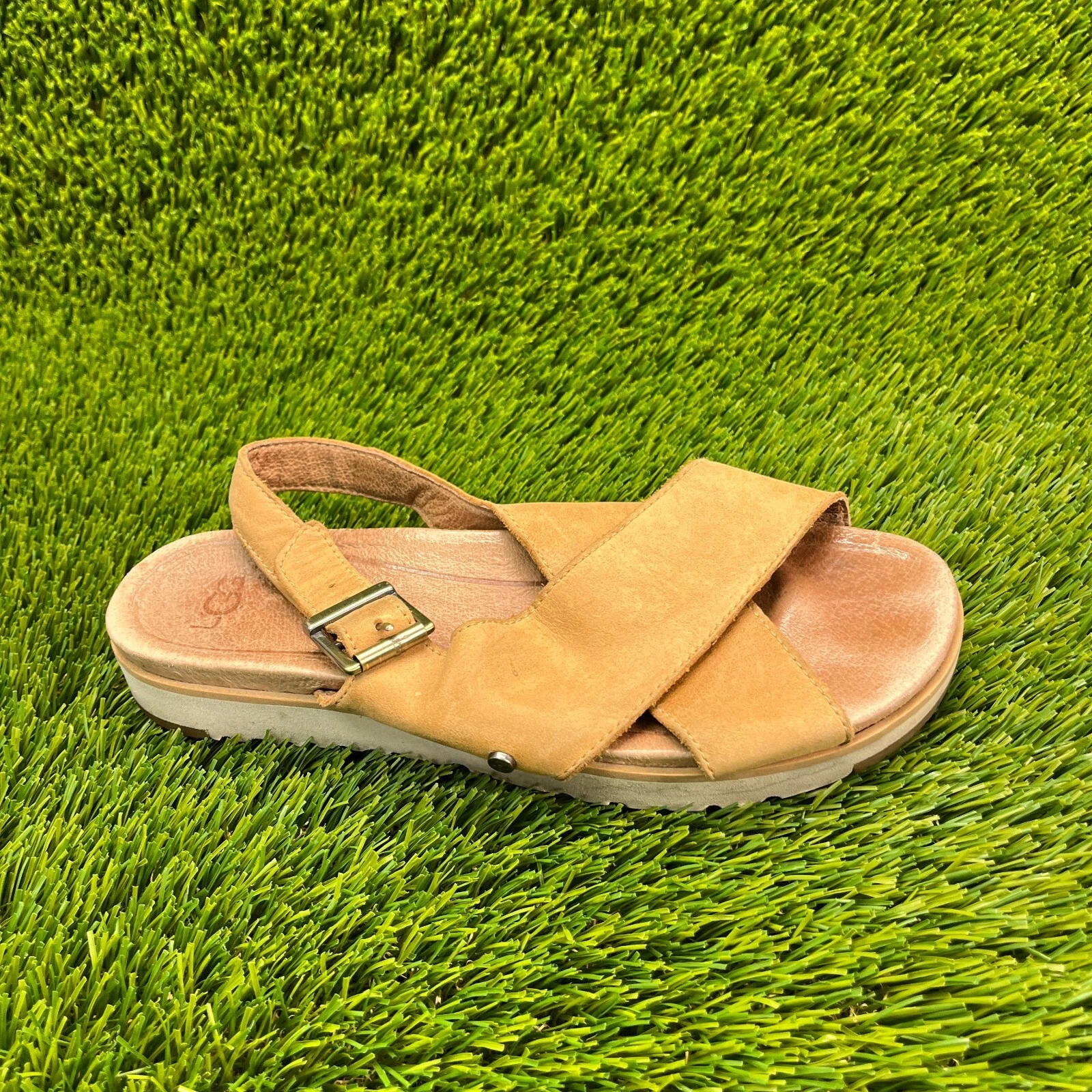 Scarpe sandali UGG Kamile donna taglia 7 marroni spiaggia classici outdoor cinturino incrociato