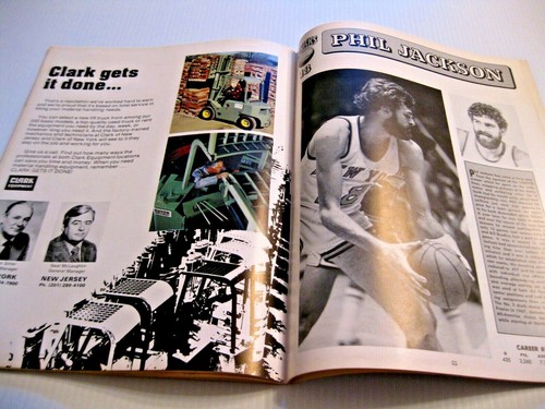 Oct 17 1974 NBA Program Pistol Pete Maravich New Orleans Jazz Franchise Debut ++ - Picture 10 of 12