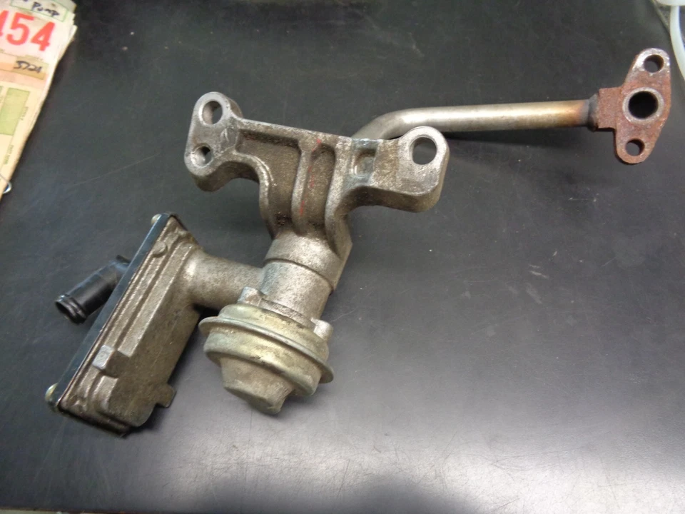 Toyota 4Runner Pickup 1989-1995 3.0 V6 3VZE Válvula de lectura de aire EGR válvula tubo asi. Foto 3 de 4