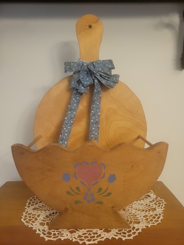 Vtg Wooden Country Heart Farmhouse Kitchen Wall Hanger Paper Plate Rack Holder