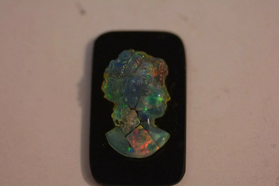 Hermoso CAMEO Tallado Ópalo Mosaico y Cristal Camafeo de una Dama 26 x 15.7mm 13.4c Foto 4 de 4
