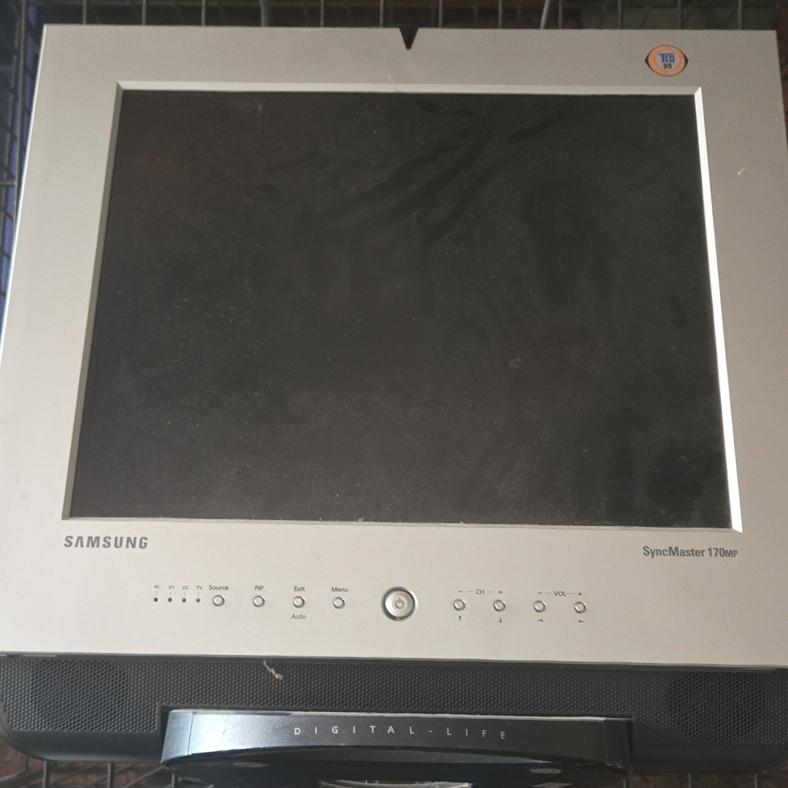Samsung SyncMaster 170MP 17" Monitor VGA TV Tuner Speakers PiP retro gaming