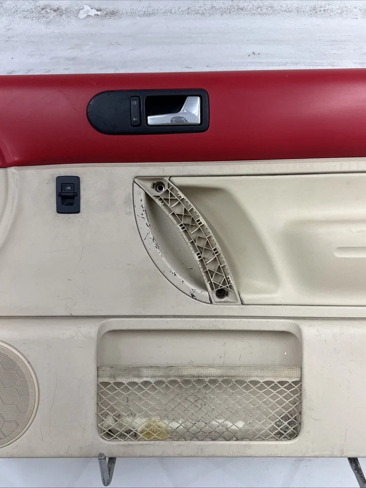 Painel de porta de passageiro direito Volkswagen Beetle 1998-2010 vermelho fabricante de equipamento original - Imagem 3 de 4