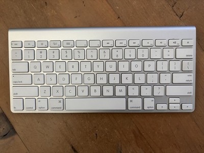 Apple Magic Wireless Mini Keyboard - AA Battery Powered Model A1314