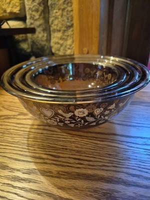 Vintage PYREX Set of 3 Festive Harvest Nesting Mixing Bowls 1L,1.5L,2.5L Amber..