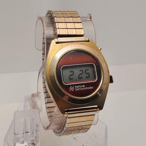 VINTAGE NATIONAL SEMICONDUCTOR KS DIGITAL QUARTZ MEN'S WristWatch NEW BATTERY - Picture 6 of 10