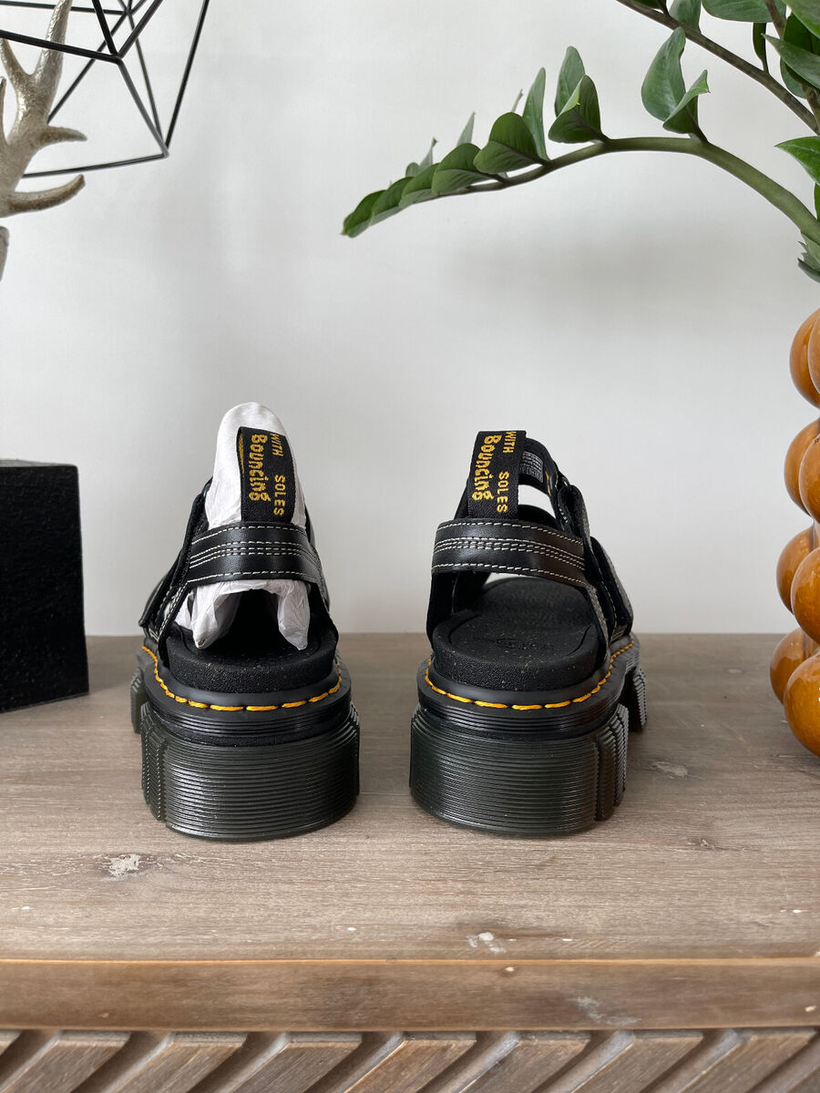 Dr MARTENS Ricki Platform SANDALS 3 strap quilted lux Black Dr MARTENS Ricki Platform SANDALS 3 strap quilted lux Black