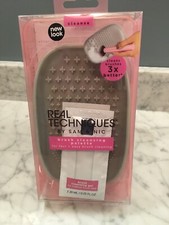 Real Techniques Brush Cleaning Palette For Sm...