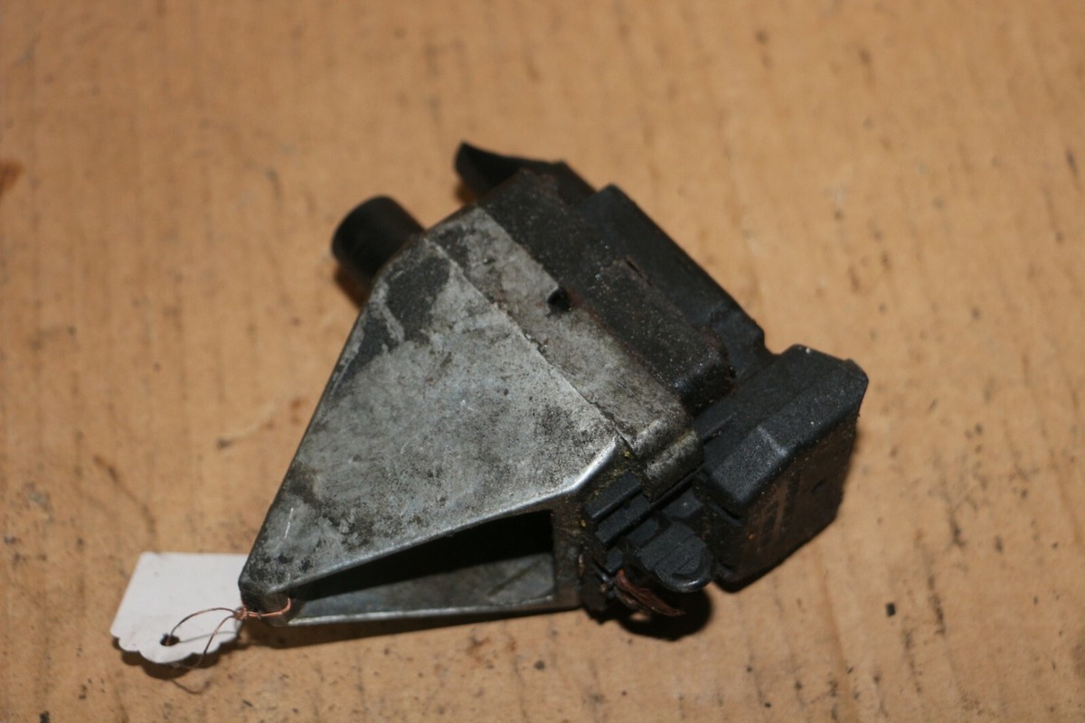 Original Mercedes Benz E W124 C W202 M111 Bosch Ignition Coil 