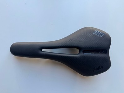 Sattel X3 Flow Fec Alloy ROSE-Design Rose Edition by Selle Italia, schwarz