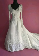 Mon Cheri White Classic Wedding Gown Long Sleeves Train White Sz M