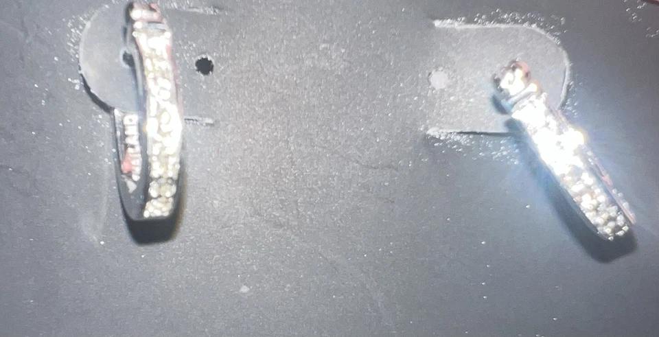 🐎 Pendiente Huggie COACH Signature plata y cristal pavé’🆕plata F54497 Foto 3 de 4