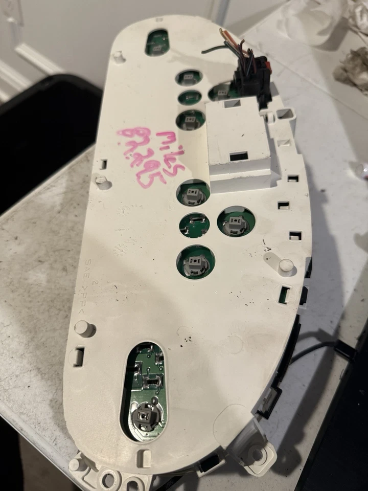 Dodge Grand Caravan Cluster 2006 velocímetro 56044971AB - millas 82.295 Foto 3 de 4